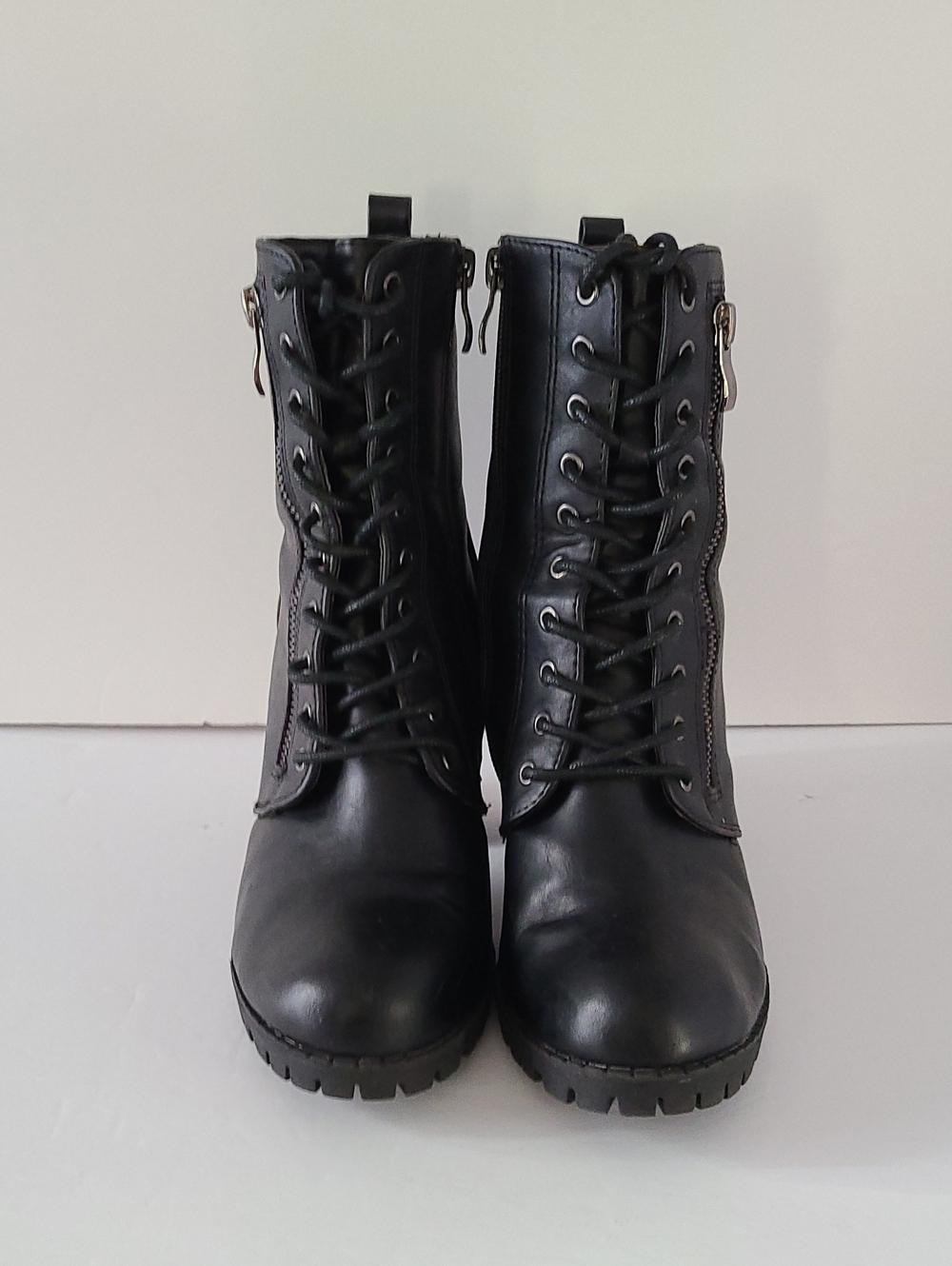 Dream Pairs “Silverado”Chunky Heel Combat Ankle Boots–Lace‑Up + Side Zipper–SZ 8